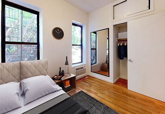 4th image of 441 W 51st St APT 3R