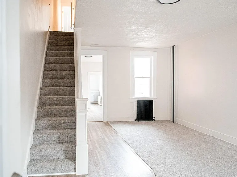 16 Conestoga St — Photo 7
