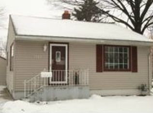 1324 Center Ave, Janesville, WI 53546