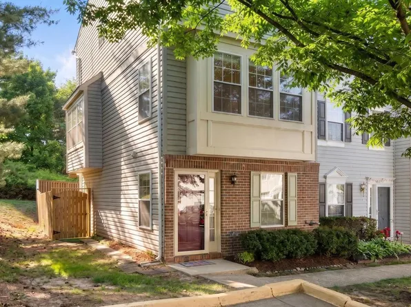 3650 Crosswater Ct, Woodbridge, VA 22192