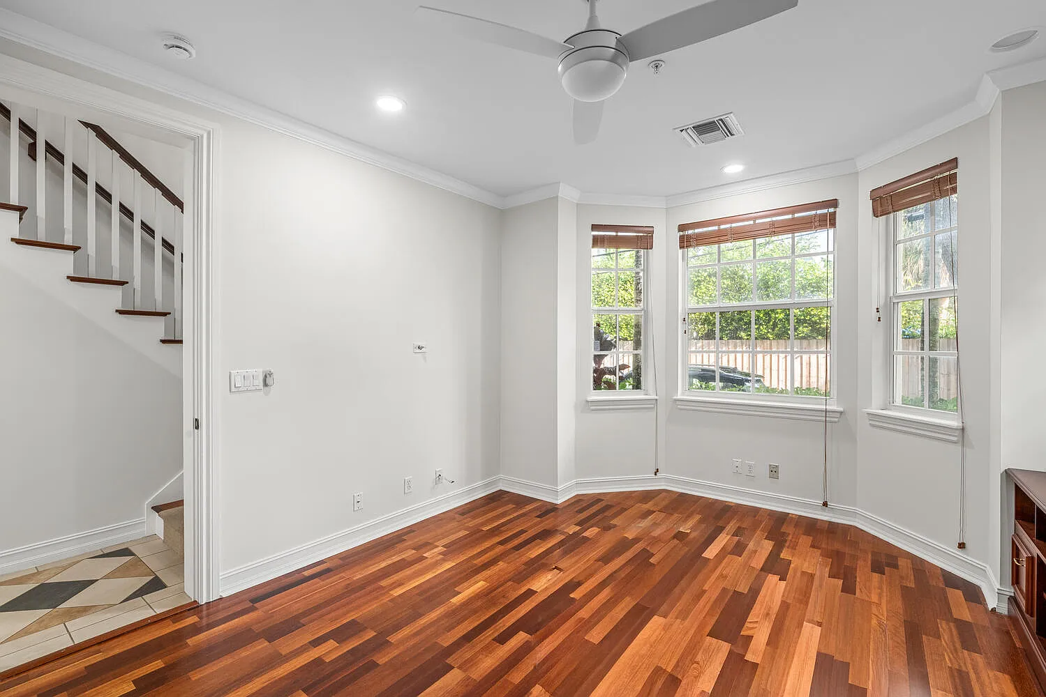 3 bed, 3.5 bath, 1866 sqft, $7,500 — Photo 3