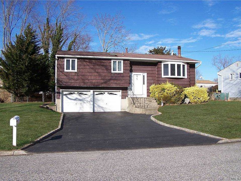 31 Strauss Ave, Selden, NY 11784 Zillow