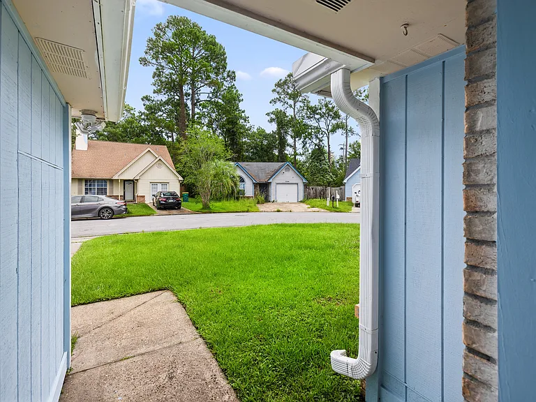 3045 Yorktown Cir — Photo 5
