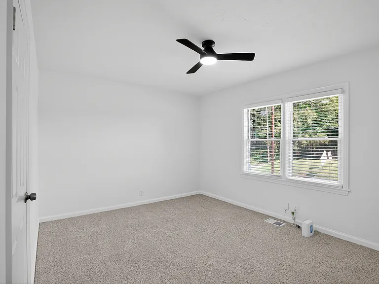 1276 Womack Ave — Photo 12
