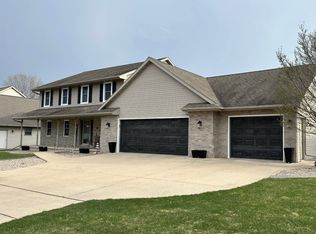 1525 Temple More Ln, Green Bay, WI 54313