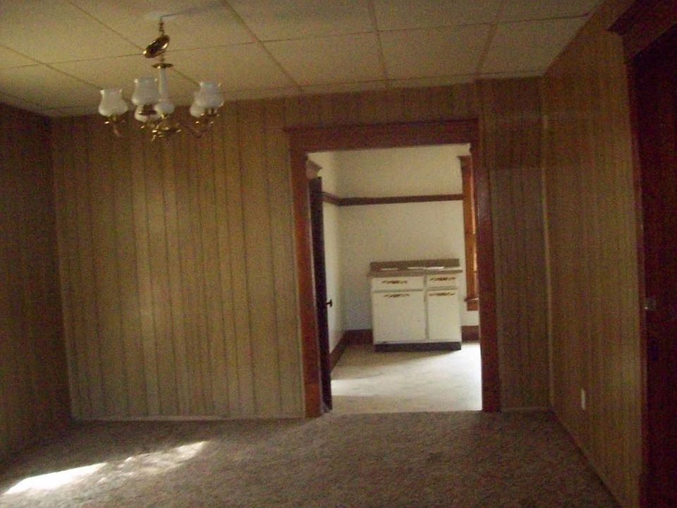 2nd image of 35 Conejos Ave