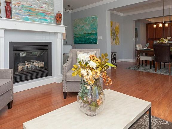 Exterior - 2nd floor end unit with southern exposure!