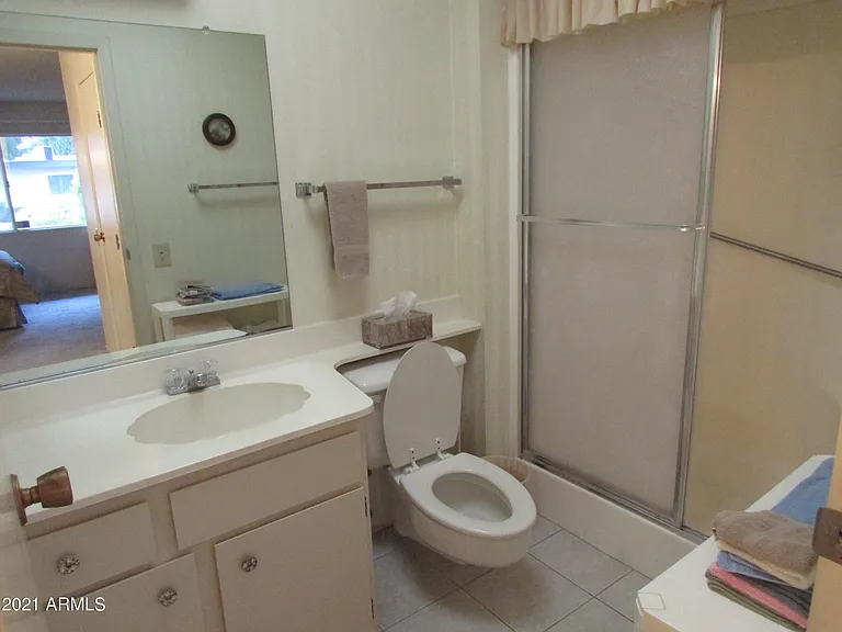 10880 W Emerald Dr — Photo 7