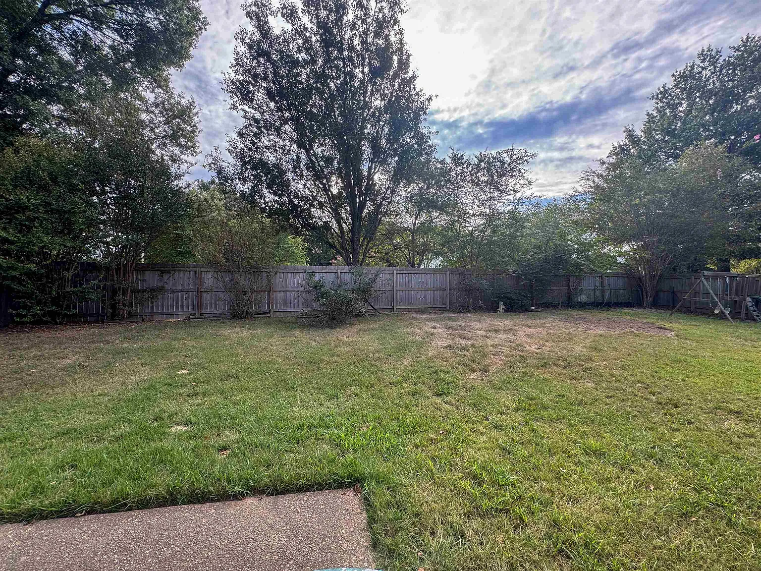 3 bed, 2.0 bath, 2151 sqft, $2,300 — Photo 4
