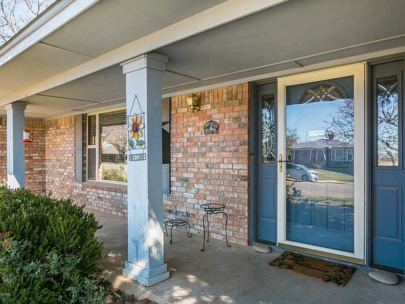 3rd image of 1201 Hillcrest Dr