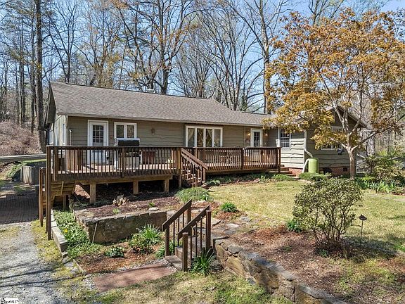 2nd image of 7 Rippy Hill Ln