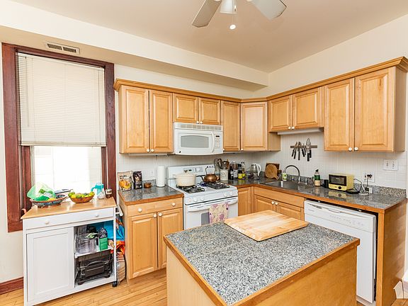 2nd image of 4612 N Claremont Ave #1