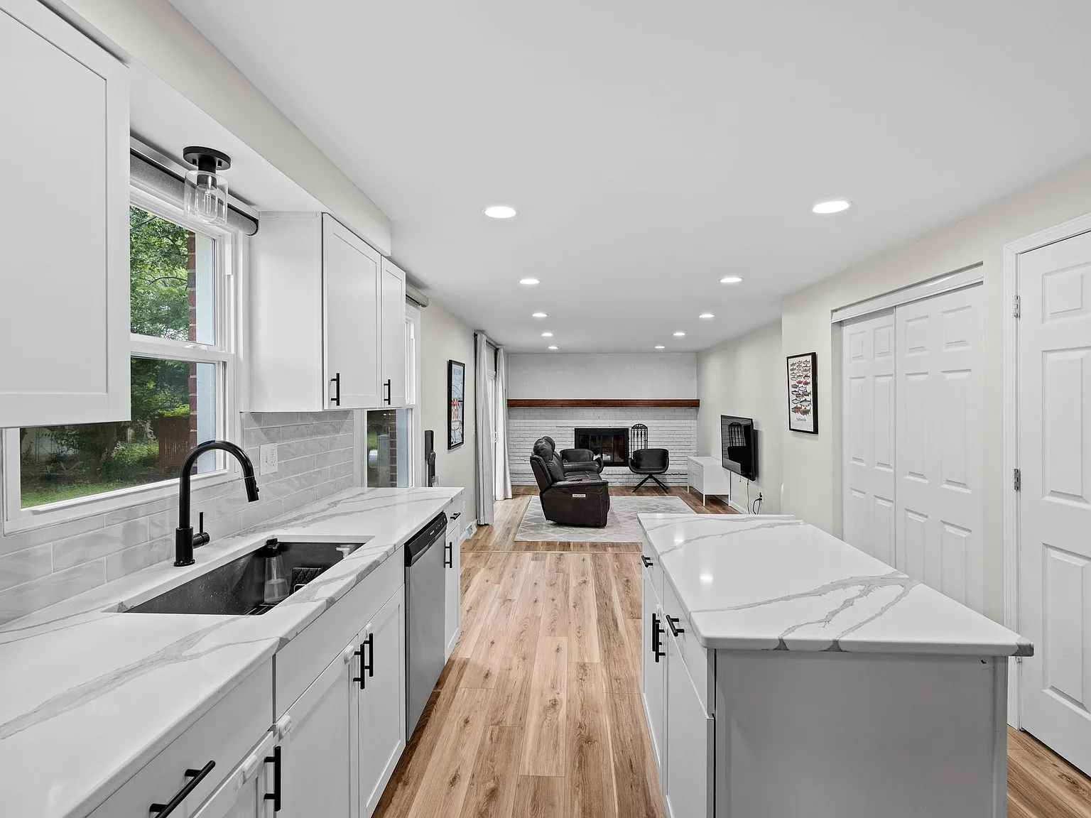 5 bed, 2956 sqft, $2,500 — Photo 4