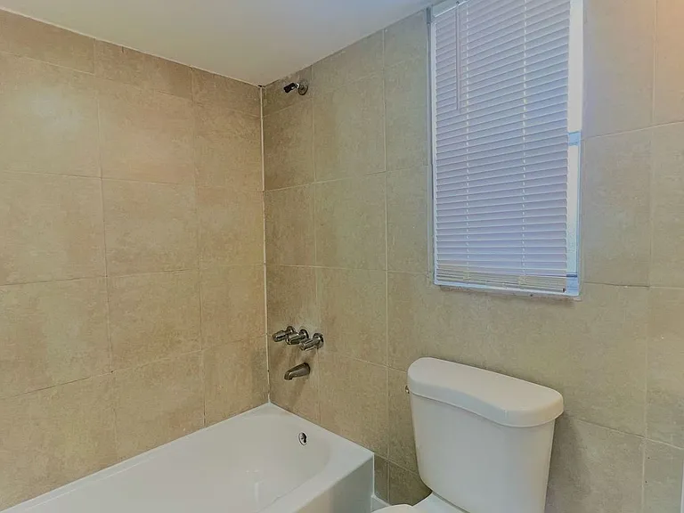 St George Apartments — Photo 48