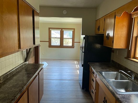 4th image of 1313 Evelyn St