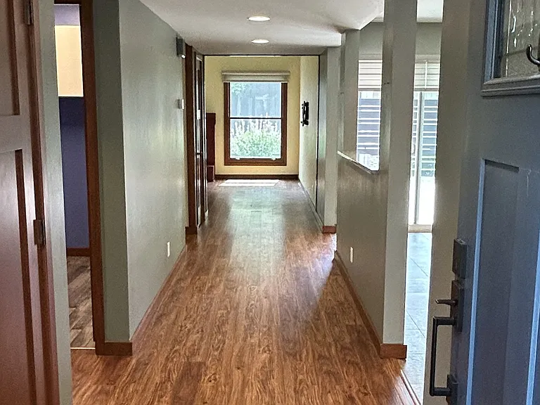 1565 E Lenz Ln #1 — Photo 3