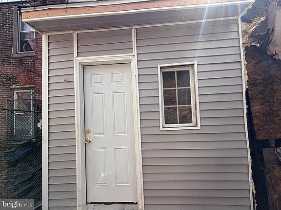 5th image of 3426 Crystal St