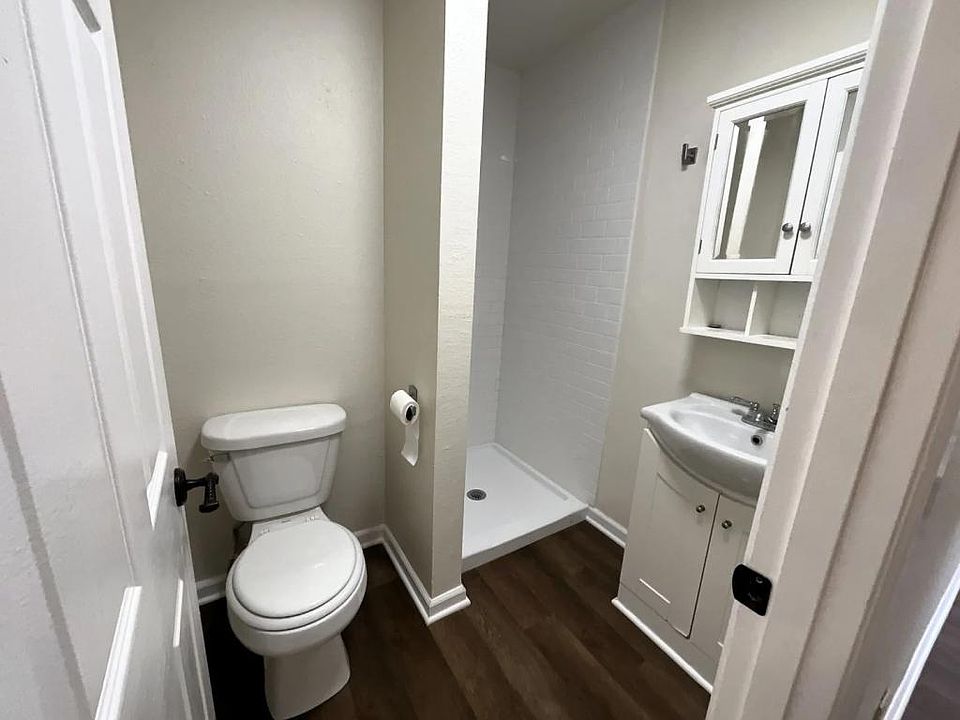 1st image of 2922 Hoyt Ave APT 201