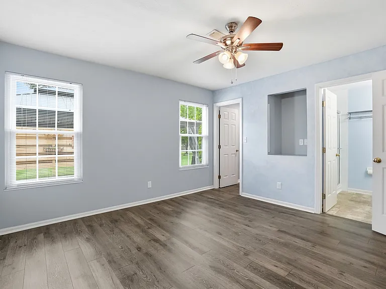 9083 Marquis Dr — Photo 16
