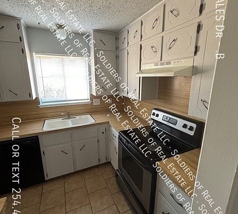 3rd image of 1207 Wales Dr #B