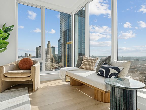 4th image of 17 Hanover Pl #30D
