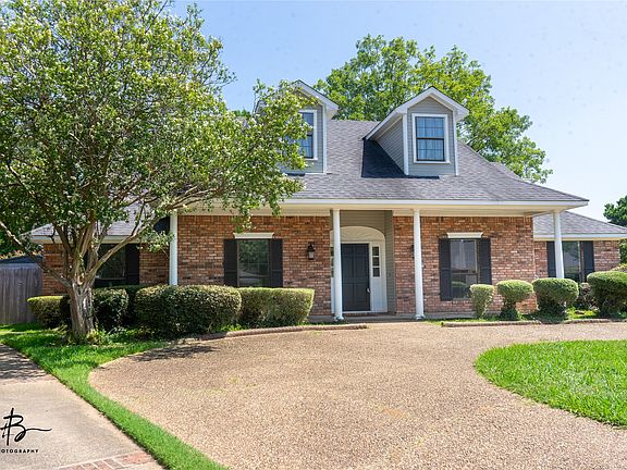 3rd image of 407 Ascot Ct