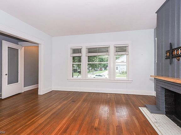 5th image of 10301 Burton Ave