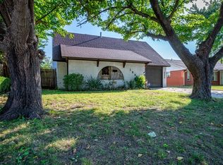1004 SW 1st St, Moore, OK 73160