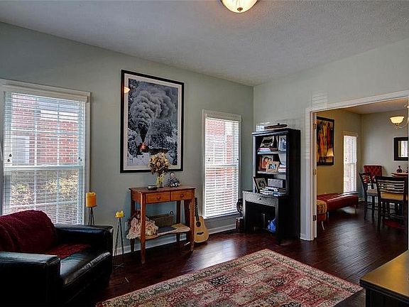 4th image of 347 Herman Melville Ave