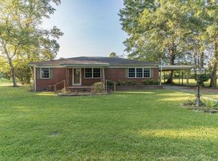 114 W Center St, Rose Hill, NC 28458