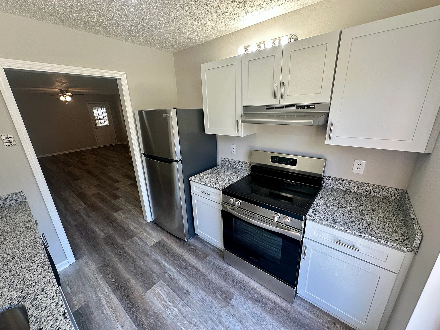 2 bed, 2.5 bath, 1250 sqft, $1,500 — Photo 3