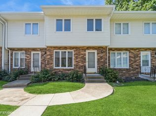146 Holiday Cir #24, West Des Moines, IA 50265