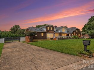 5914 Hanna Ct, Charlotte, NC 28212