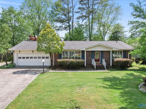 411 Peach Ave, Albertville, AL 35950