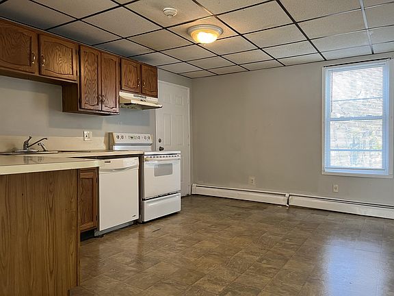 5th image of 34 E Main St #4