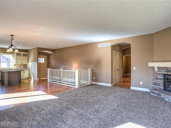 4th image of 4220 Cottage Trl #32