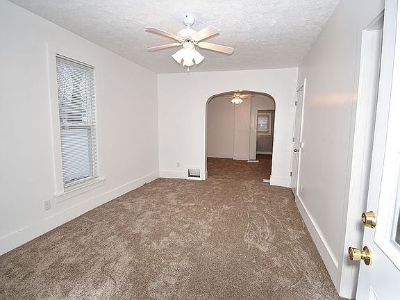 3rd image of 422 W Wilden Ave