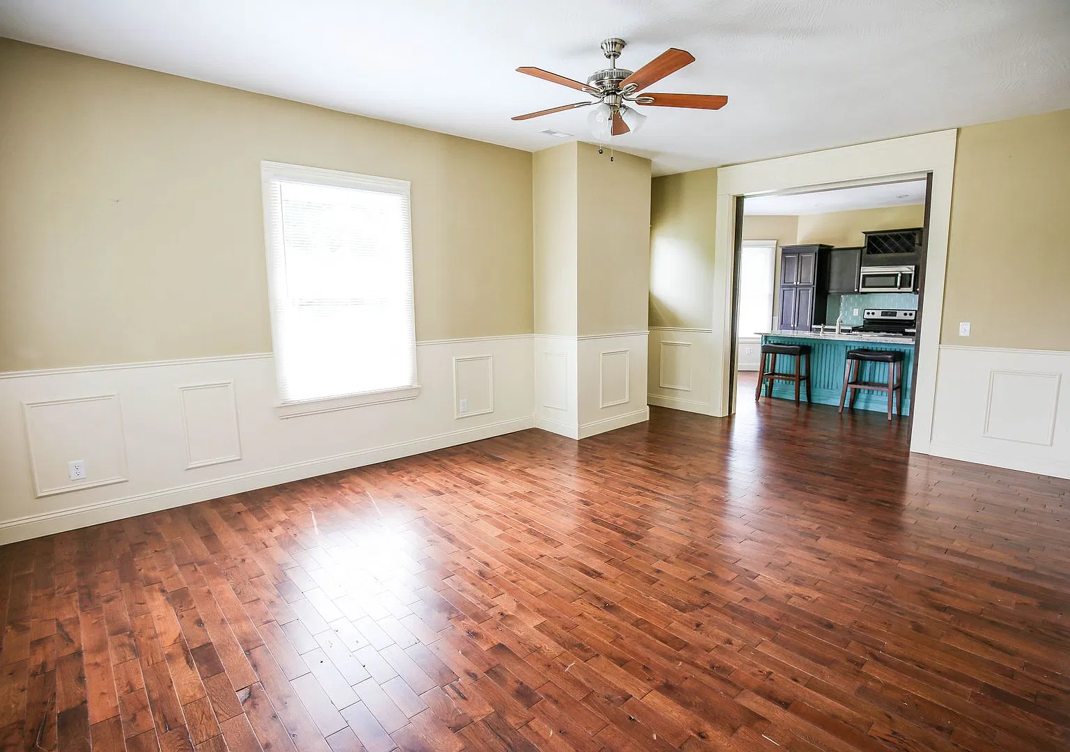 Walnut 1144 — Photo 4