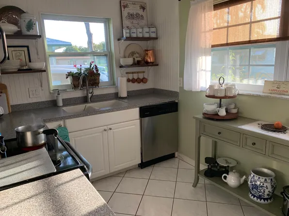 455 Bluebird Ln, Delray Beach, FL 33445