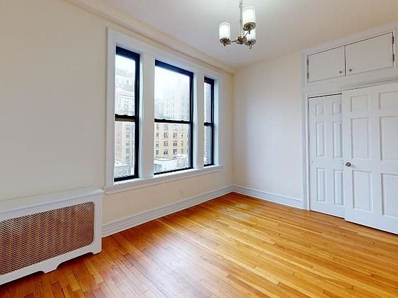 4th image of 324 W 84th St #80