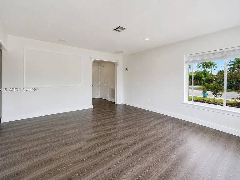 3730 SW 47th Ct — Photo 10