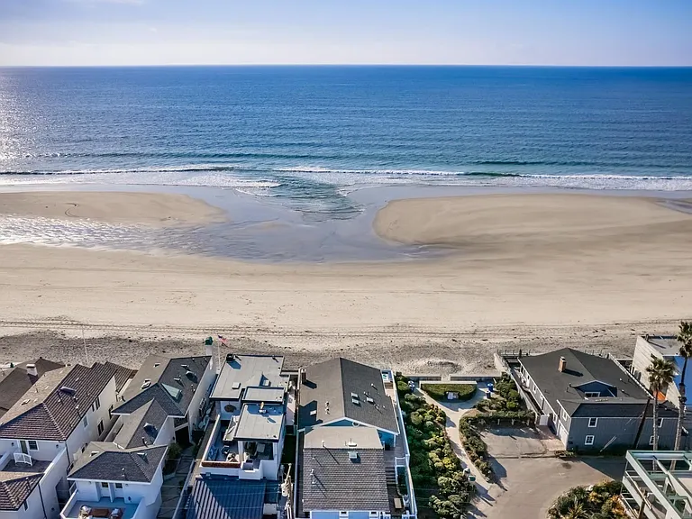 2050 Ocean Front — Photo 28