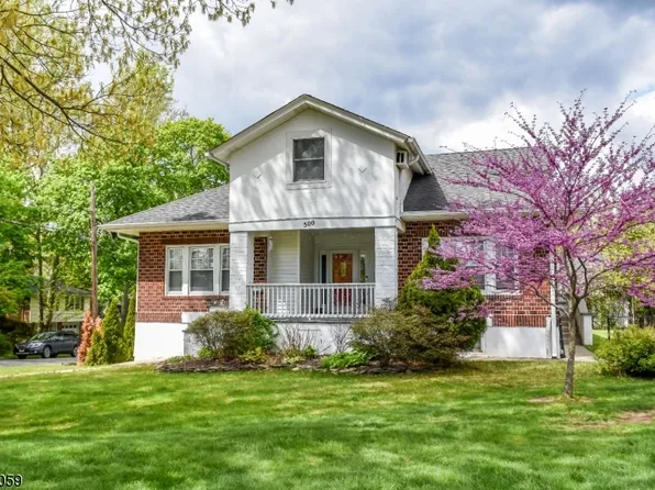 500 Albert Pl, New Milford Boro, NJ 07646
