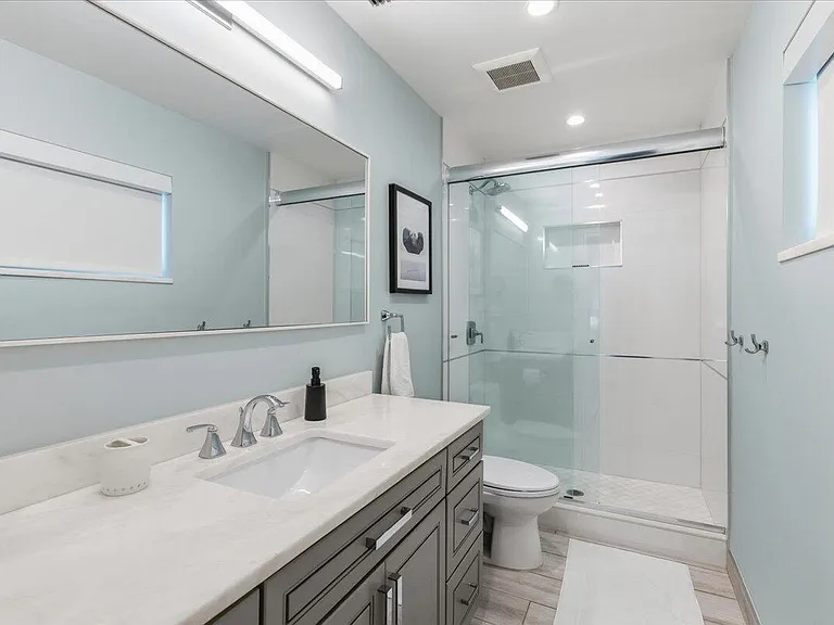 2210 NE 34th Ct — Photo 24
