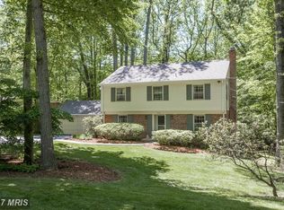 9000 Honeybee Ln, Bethesda, MD 20817