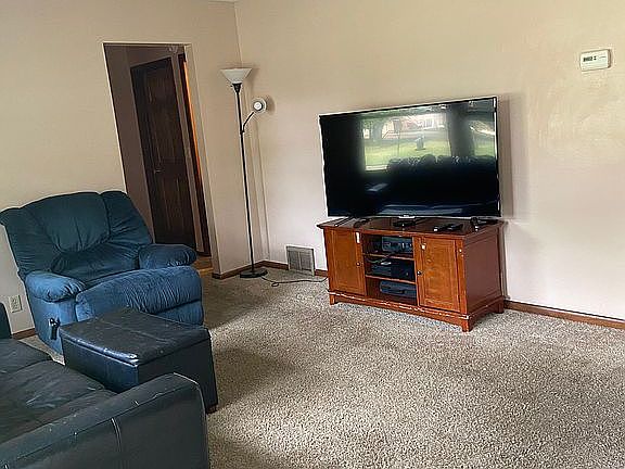 5th image of 8107 Hyde Ln S