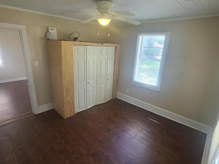 1032 N Railroad Ave — Photo 11