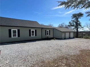 633 E Haymore St, Mount Airy, NC 27030