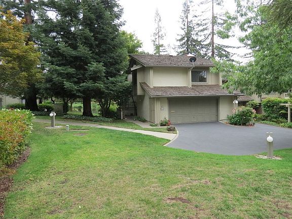 2nd image of 676 Sand Hill Cir