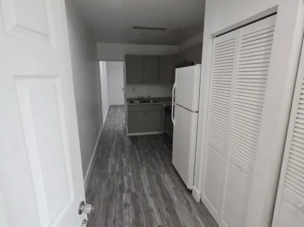 1611 NW 50th St #1, Miami, FL 33142